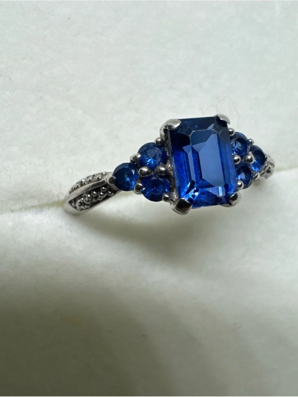 10k White Gold Blue Emerald Cut Sapphire & Diamonds Ring Size 6 Beautiful